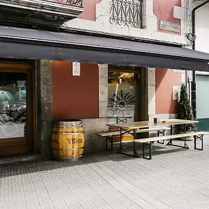 Pinupe Hotel